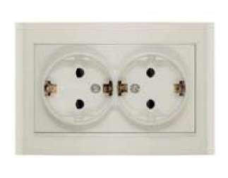 Розетка 2-м СП Бриллиант 16А IP20 с заземл. защ. шторки сл. кость UNIVersal 7948769