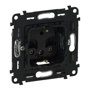 Legrand  Valena  IN'MATIC Розетка силовая 2К+З 16А 250В со увеличенными винтовые зажимы 6кв.мм. с защитными шторками 753028