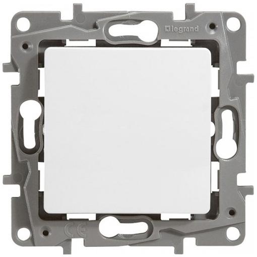 Legrand  Etika  Белый Кнопка автомат. 6АХ  672214